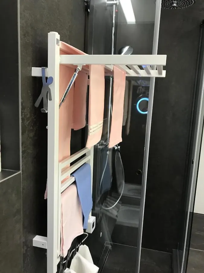 Studio 17 Milan 0*,