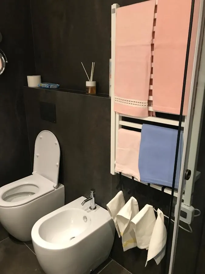 Studio 17 Milan 0*,